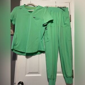 Women’s Landau Jogger Scrub Set